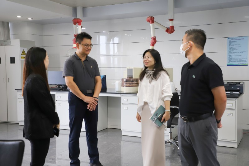 东莞市司法局副局长杨莉一行莅临广东东江检测司法鉴定所开展调研座谈